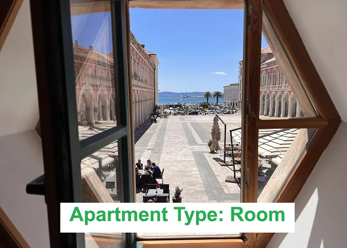 On The Square Suites Split