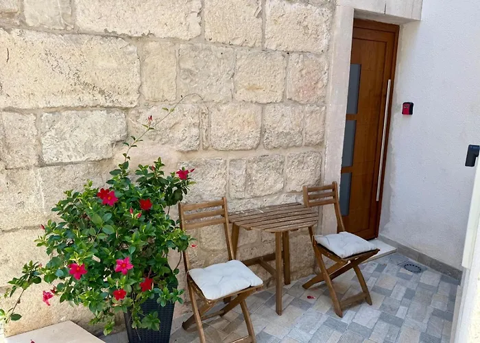 Heritage Stone Wall Split