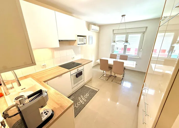 Luxury Apartment Lolipop Split