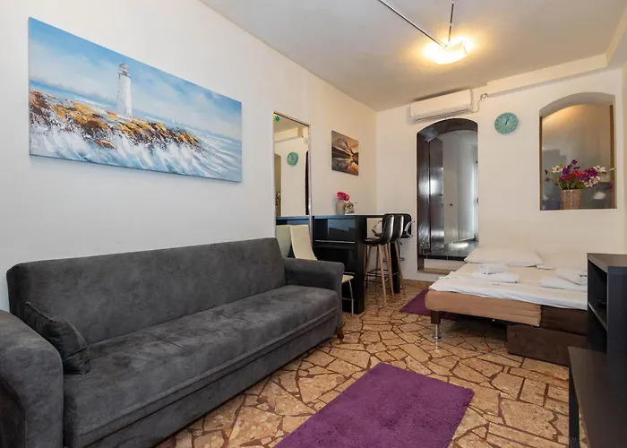 Split Inn Apartments