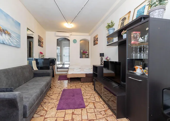 Split Inn Apartments