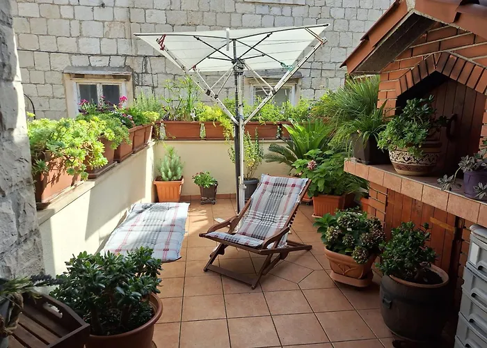 Apartments And Rooms Villa Lina Split