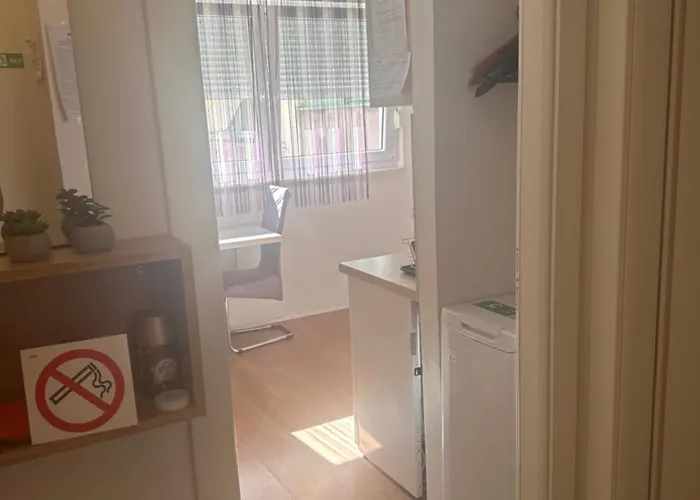 Centar 2 Private Room With Ensuite And Kitchenette Split
