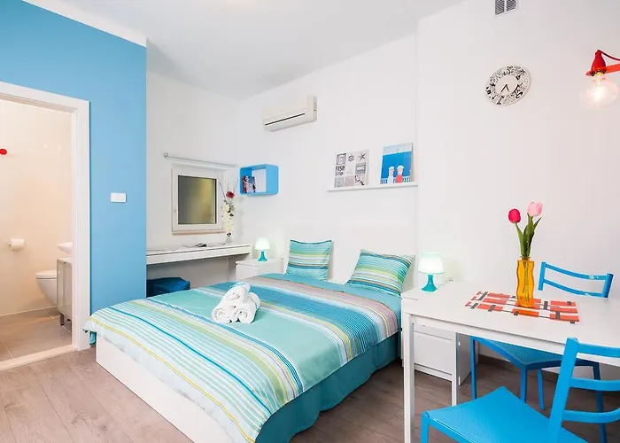 Split Dreams Apartments