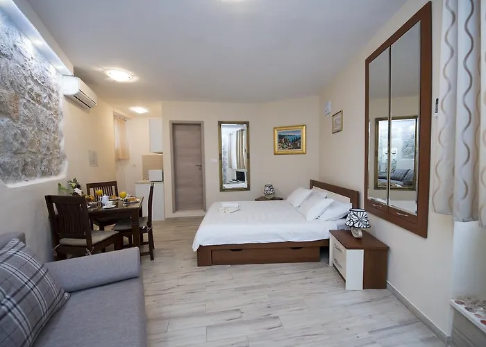 Stone Beauty Apartment Split