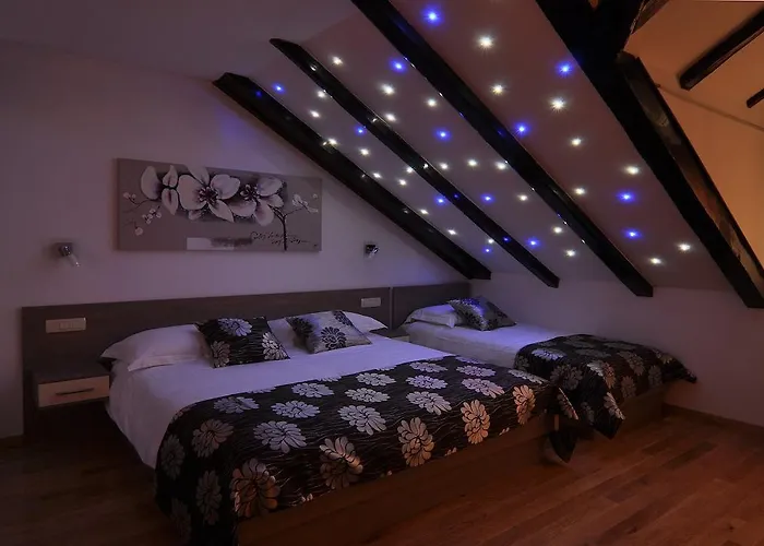 Deluxe Apartments & Rooms Sarella Split