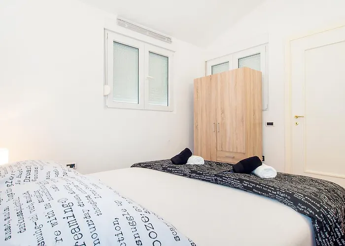 Private House With Garden Near The Bacvice Beach - Ksenia Split