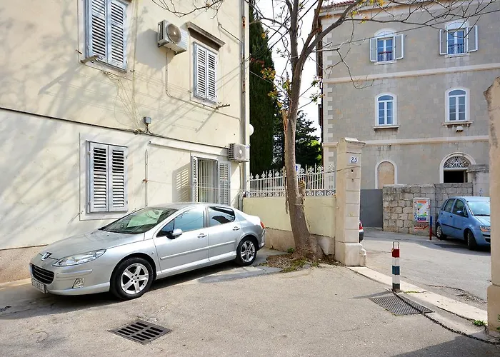 Studio Apartment Nika Free Parking Split