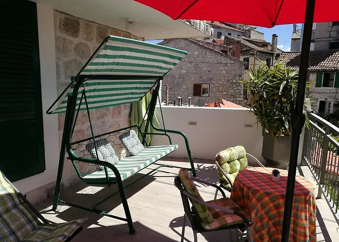 Old Town Apartment St Luke With Sunny Terrace Near Riva Split