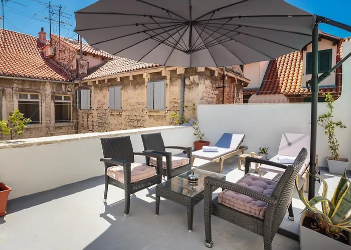 Cindro Apartment With Terrace Split