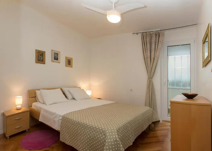 Apartment Sugar Flat Split