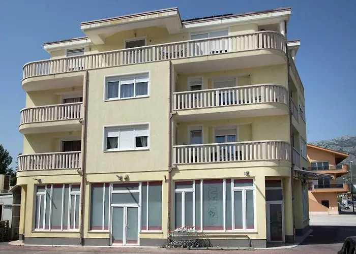 Apartments Vip Split
