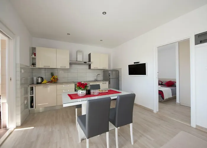 Apartments Bonus And Private Parking Split
