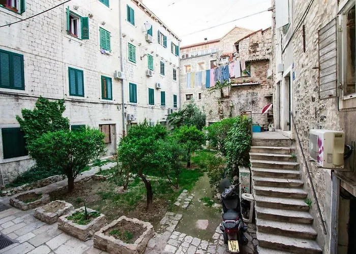 Apartment Priska1700 Split