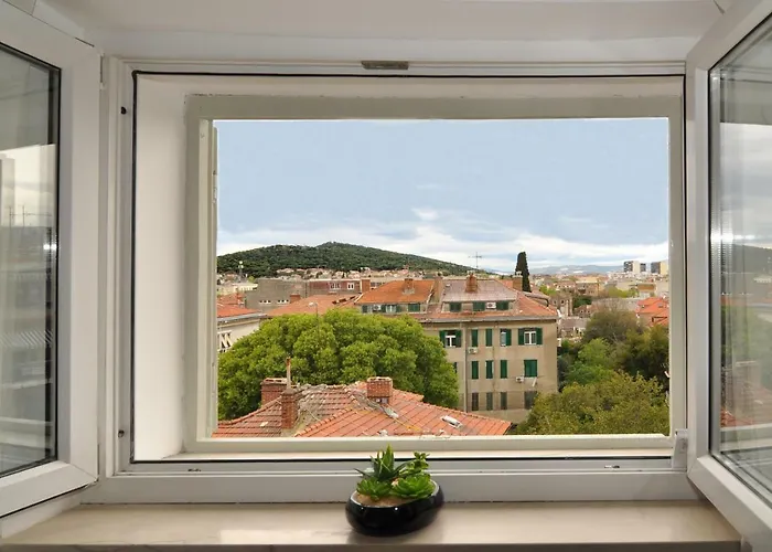 Deluxe Apartments & Rooms Sarella Split
