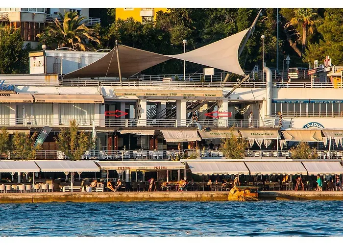 Idro Studio Apartments Directly At The Beach Split