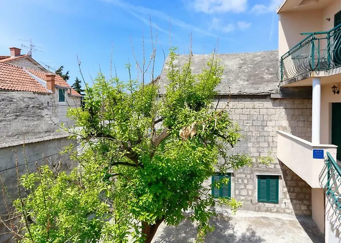 Apartments And Rooms Stone House Split