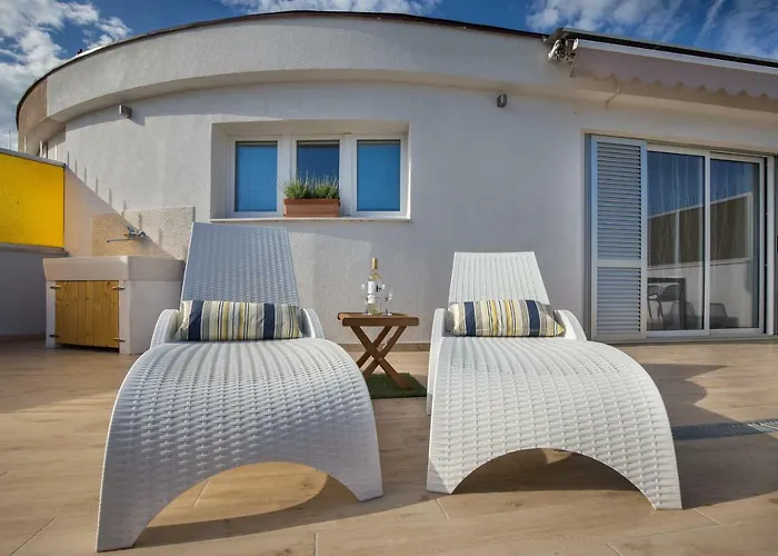 Sunny Rooftop Split