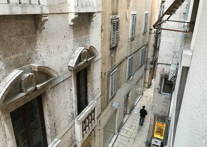 Diocletian'S Palace Apartments Split