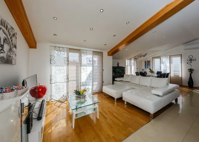 Apartments Selak Split