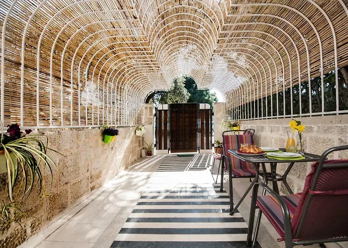 Ibis Your Cosy Oasis With Private Parking And Patio Split