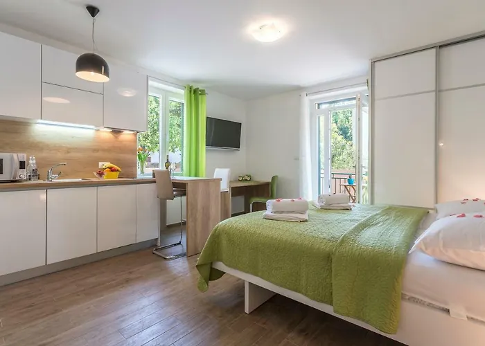 Maggy & Anna Apartment Split