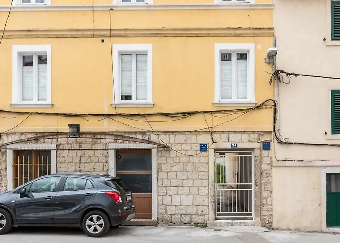 Petrova Attic Apartment Split