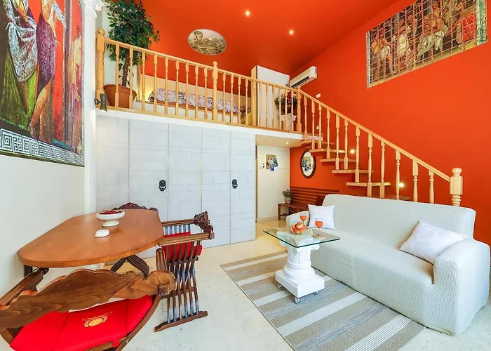 Apartment Ave Caesar Split