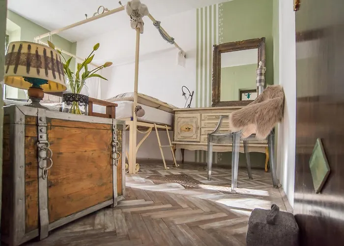 Nomi Dream Box Apartment Split