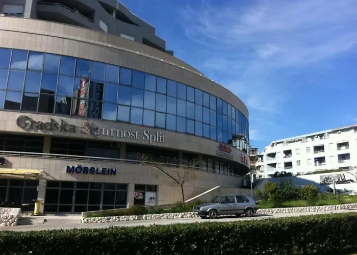 Apartment Karlo Near The Most Beautiful Beach Znjan Split
